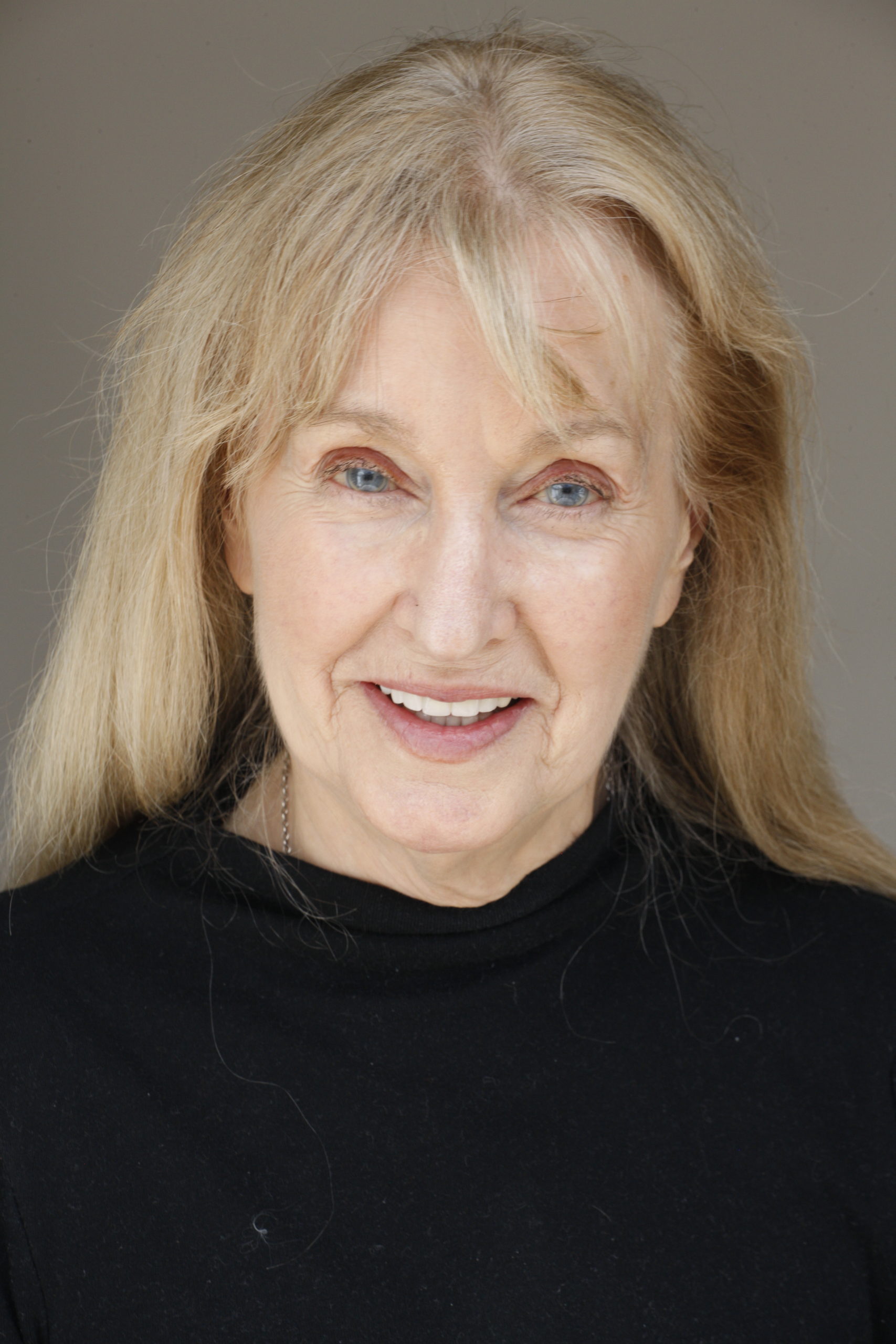 Book a voice-over artist Frances Parkes voice-over on JB Voices